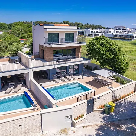 Bay I Near Medulin For 9 People With Heated Pool - Playground & Whirpool Only 100 Meters From The - Pet Friendly Villa *