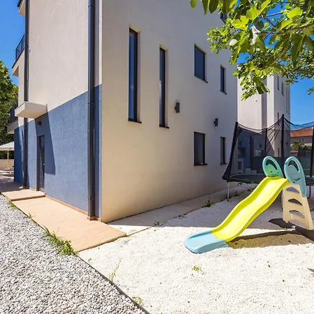 Bay I Near Medulin For 9 People With Heated Pool - Playground & Whirpool Only 100 Meters From The - Pet Friendly *