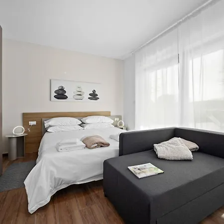 Bay I Near Medulin For 9 People With Heated Pool - Playground & Whirpool Only 100 Meters From The - Pet Friendly Villa Banjole
