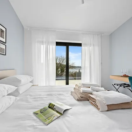 Bay I Near Medulin For 9 People With Heated Pool - Playground & Whirpool Only 100 Meters From The - Pet Friendly 빌라 반졸레
