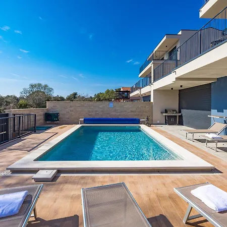 Bay I Near Medulin For 9 People With Heated Pool - Playground & Whirpool Only 100 Meters From The - Pet Friendly * Banjole