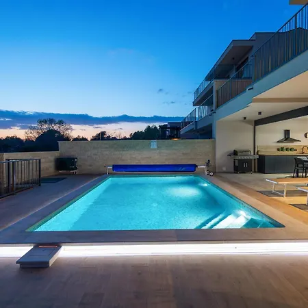 Bay I Near Medulin For 9 People With Heated Pool - Playground & Whirpool Only 100 Meters From The - Pet Friendly