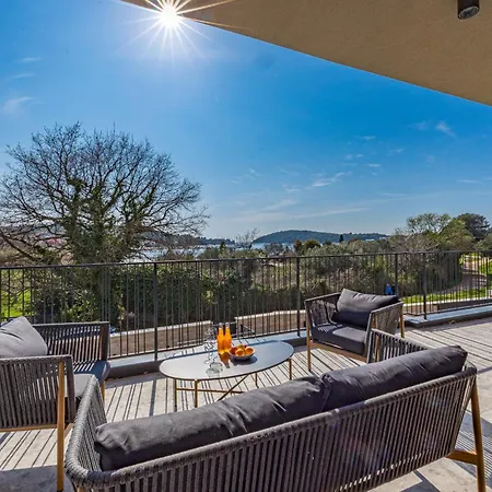 Bay I Near Medulin For 9 People With Heated Pool - Playground & Whirpool Only 100 Meters From The - Pet Friendly * Banjole